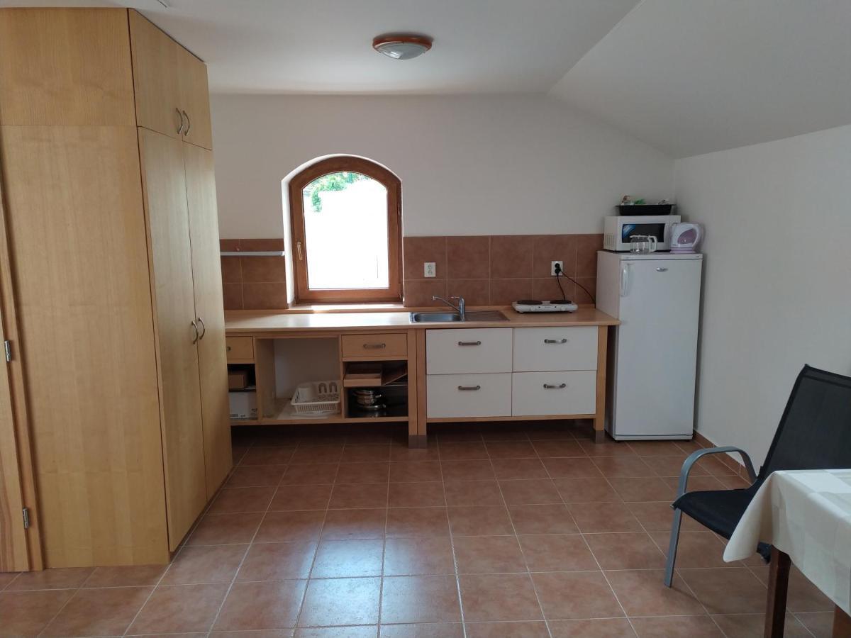 Apartment Koprivovi Němčičky Zewnętrze zdjęcie